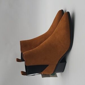 1521- a new day Women's Ankle Boots Size 9.5 Rust  Color NWT